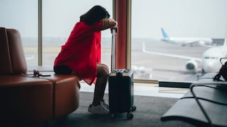 El artículo que nunca puede faltarte en un vuelo, sobre todo si viajas al extranjero: no, no es tu pasaporte