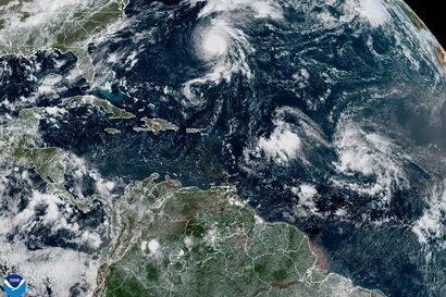 Huracán Gabrielle alcanza categoría 4 al sureste de Bermudas y provoca fuertes marejadas en EE.UU.