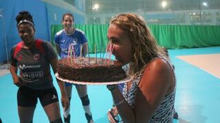 Natalia Málaga recibió sorpresa en su cumpleaños (FOTOS)