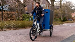 SunRider, una bicicleta eléctrica que usa la energía solar para el servicio delivery