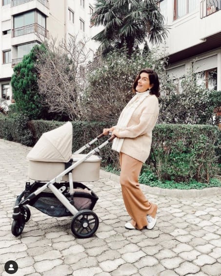 Leyla es la tercera hija de la pareja Bergüzar Korel y Halit Ergenç (Foto: Bergüzar Korel/ Instagram)
