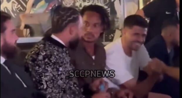 André Carrillo y Memphis Depay asistieron juntos al juego de Corinthians vs Juventude por los cuartos de final, vuelta de la Copa Brasil.