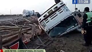 Huaura: cerca de 20 pasajeros heridos tras choque de camión con bus interprovincial