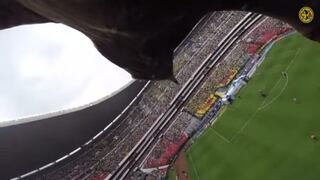 Un águila sobrevuela el estadio Azteca de México con una GoPro