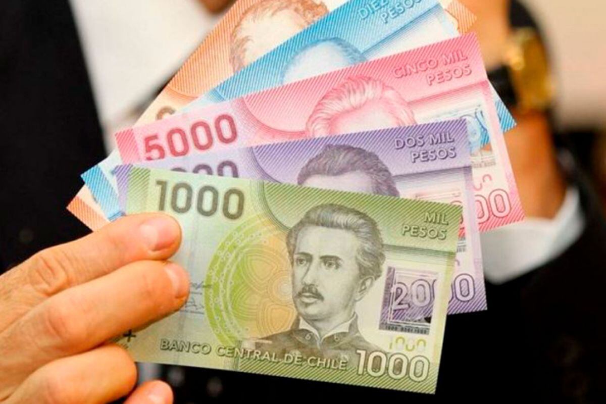 El presidente Gabriel Bori, tal como lo prometió en campaña, aumentó el sueldo mínimo de Chile a inicios de 2023. ¿A cuánto subió el salario de los trabajadores del país? (Foto: Reuters)