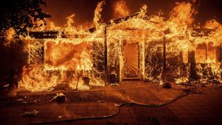 California declara emergencia por gran incendio fuera de control en Mariposa