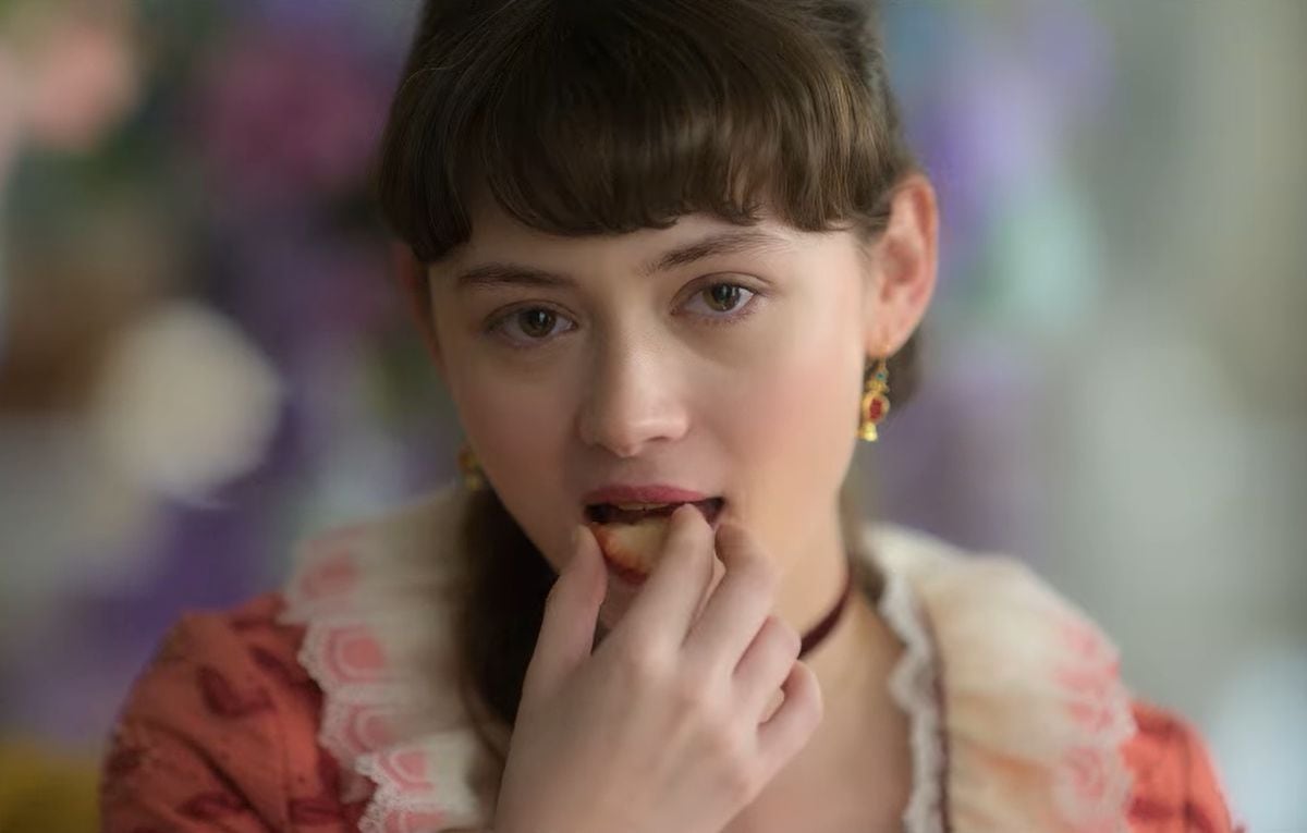 Isa Montalbán interpreta a Cristina Mencía en "Manual para señoritas" (Foto: Bambú Producciones / Netflix)