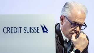 “Tranquilos, no he traído una pistola”: accionistas de Credit Suisse cargan contra la directiva