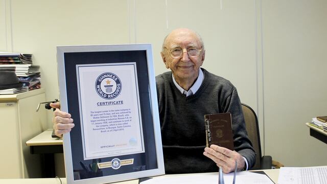 Brasil: hombre de 100 años bate récord por trabajar más de ocho décadas en la misma empresa
