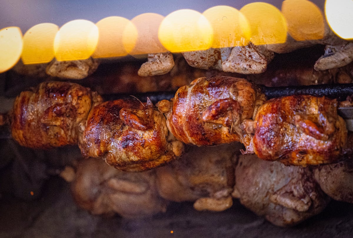 Mejor Pollería de los Premios Somos 2026: conoce a los pollos a la brasa nominados