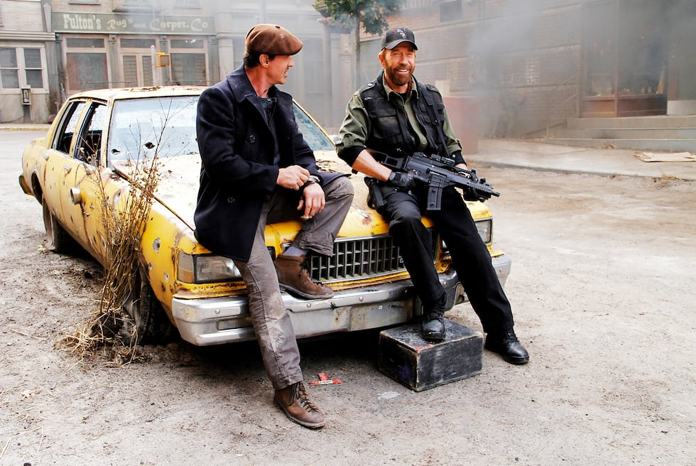 Chuck Norris y Sylvester Stallone en "Los indestructibles".