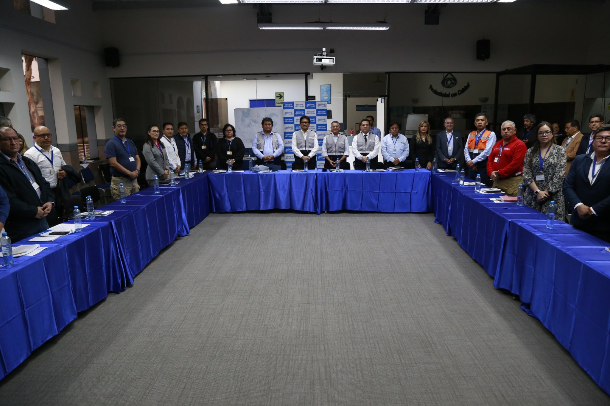 Autoridades municipales de 16 distritos se reunieron con Sedapal y se les brindó detalles del plan de contingencia ante el cese temporal del servicio de agua potable. (Foto: Sedapal)