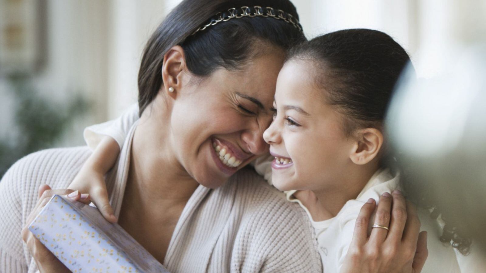 La campaña del Día de la Madre, una de las más relevantes del calendario comercial —solo detrás de Navidad en varias categorías— enfrenta este 2026 un inicio más lento de lo habitual.