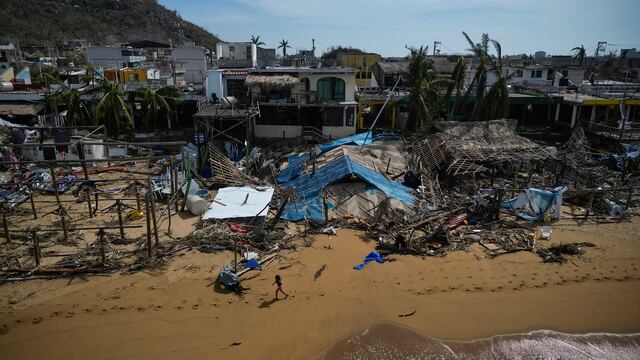 Tres extranjeros entre fallecidos por el huracán Otis en Acapulco y reducen balance a 45 muertos