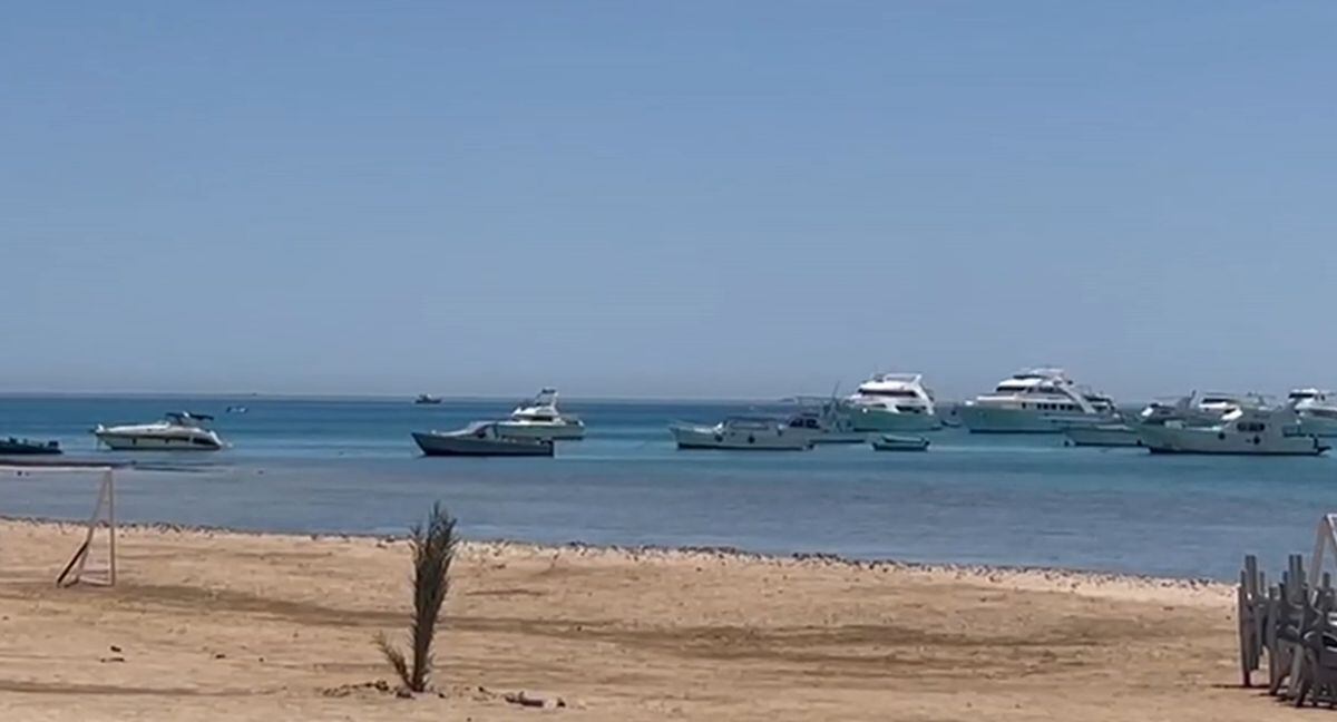 Al menos seis personas fallecieron en el accidente de un submarino turístico en las costas egipcias del Mar Rojo, cerca de la ciudad de Hurgada, cuatro de ellas ciudadanos rusos | Foto Captura de video / EFE