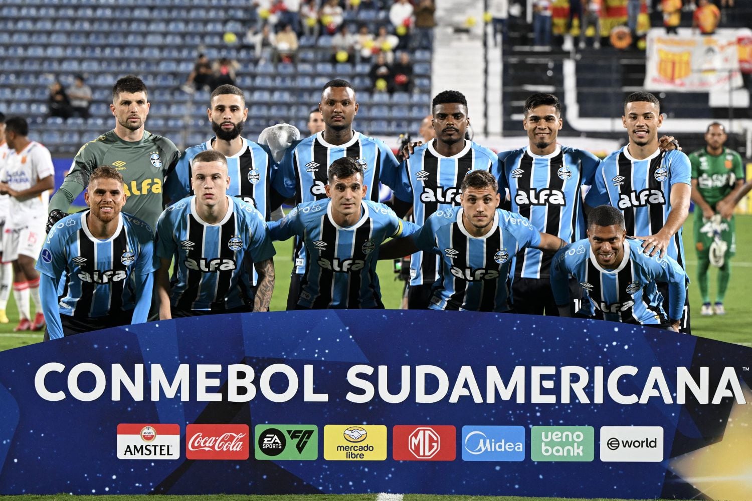 Gremio es uno de los equipos con más historia y de mayor cantidad de hinchas en Brasil. (Photo by ERNESTO BENAVIDES / AFP)