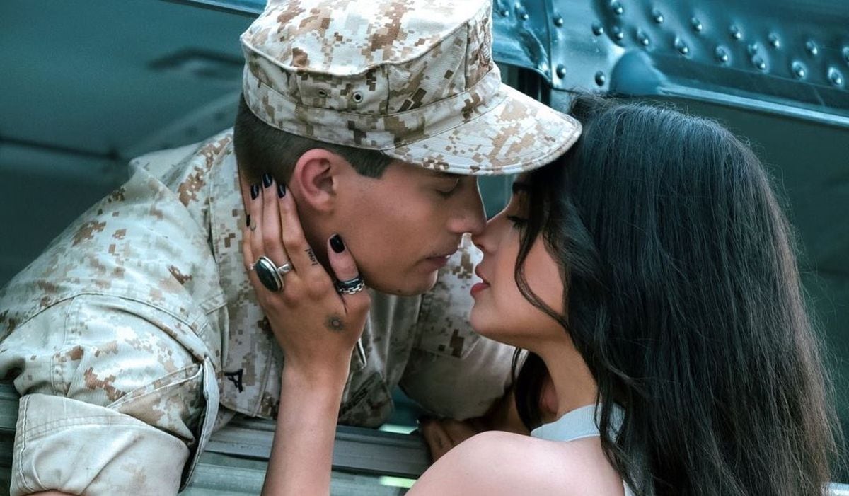 Lo que era un matrimonio por conveniencia se convierte en verdadero amor en "Corazones malheridos" (Foto: Netflix)