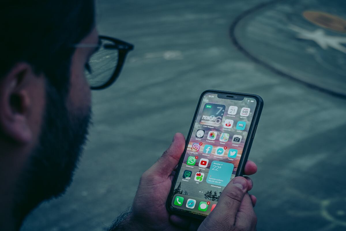 Si tienes problemas con Face ID, puedes instalar la nueva versión de iOS. Foto: Unsplash.
