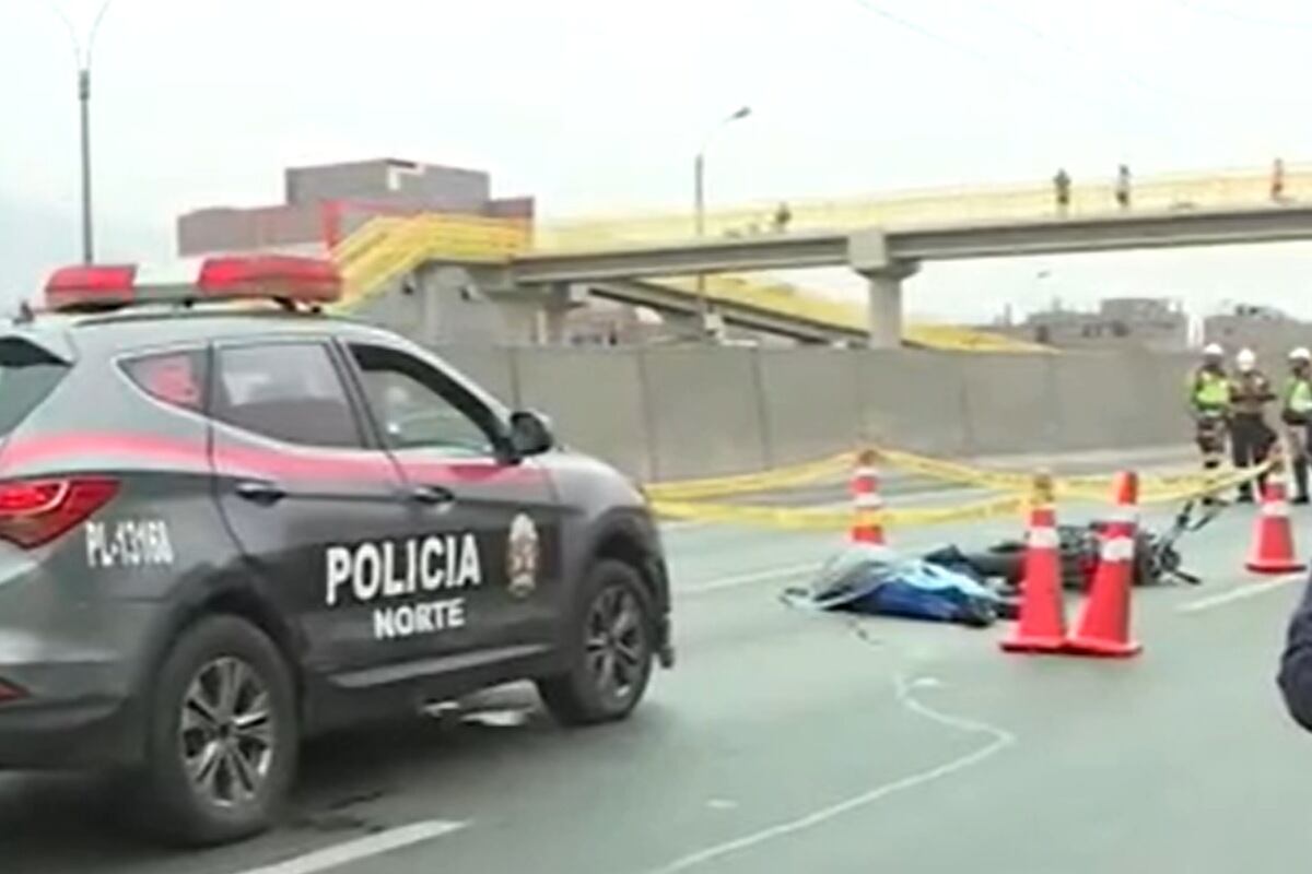 Un suboficial de tercera falleció tras perder el control de su motocicleta en la Panamericana Norte. (Foto: Captura/Canal N)