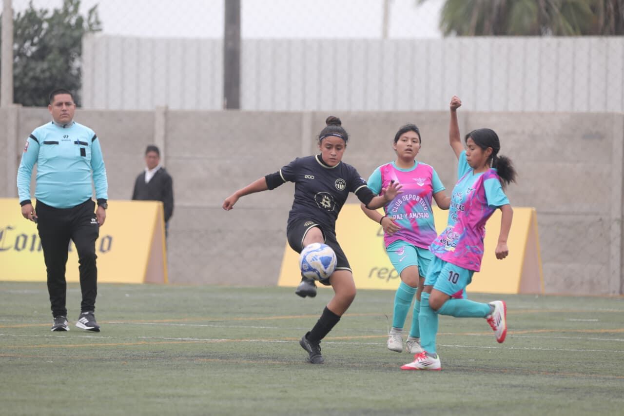 Génesis Chavarría es una de las figuras de Ciclista Lima en el Semillero El Comercio de Fútbol Femenino Repsol. (Foto: Antonio Melgarejo / GEC))