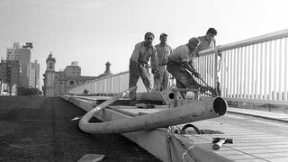 Sucedió hace 60 años: Obreros trabajan en la construcción del Puente Santa Rosa
