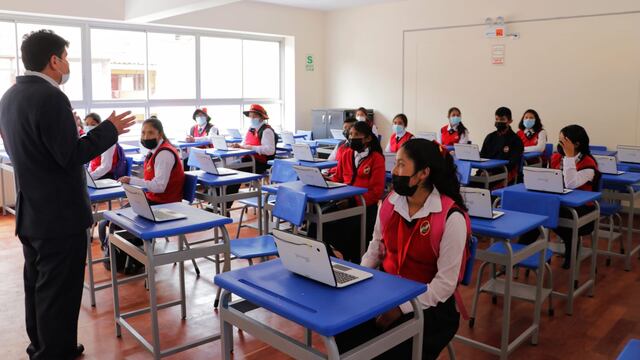 ¿En qué fecha inicia el Año Escolar en el Perú?