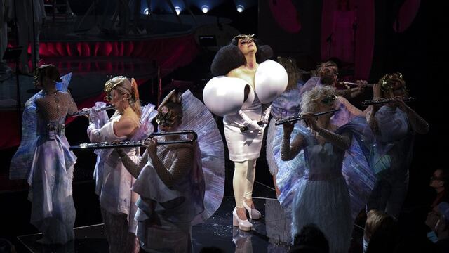 Björk: así fue el estreno de "Cornucopia", el concierto más elaborado de la islandesa
