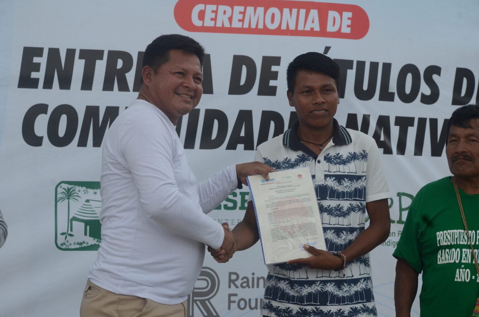 La entrega de títulos de propiedad se realizó el 17 de junio en la comunidad nativa Yahuma Segunda Zona. Foto: Yvette Sierra Praeli.