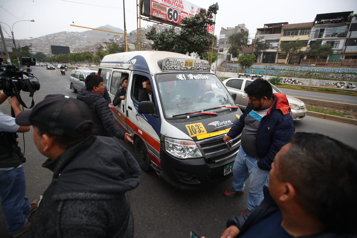 Los títulos habilitantes de rutas fueron otorgadas en un primer momento por la Municipalidad de Lima y la Municipalidad Provincial del Callao. En el 2019, el otorgamiento de estos permisos pasó a ser competencia de la ATU.. Fotos: Jorge Cerdán /@photo.gec)