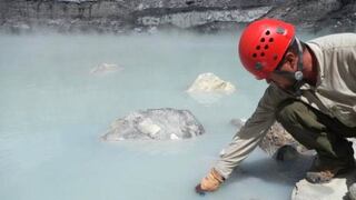 Las raras bacterias de un lago volcánico que darán pistas de la vida en Marte