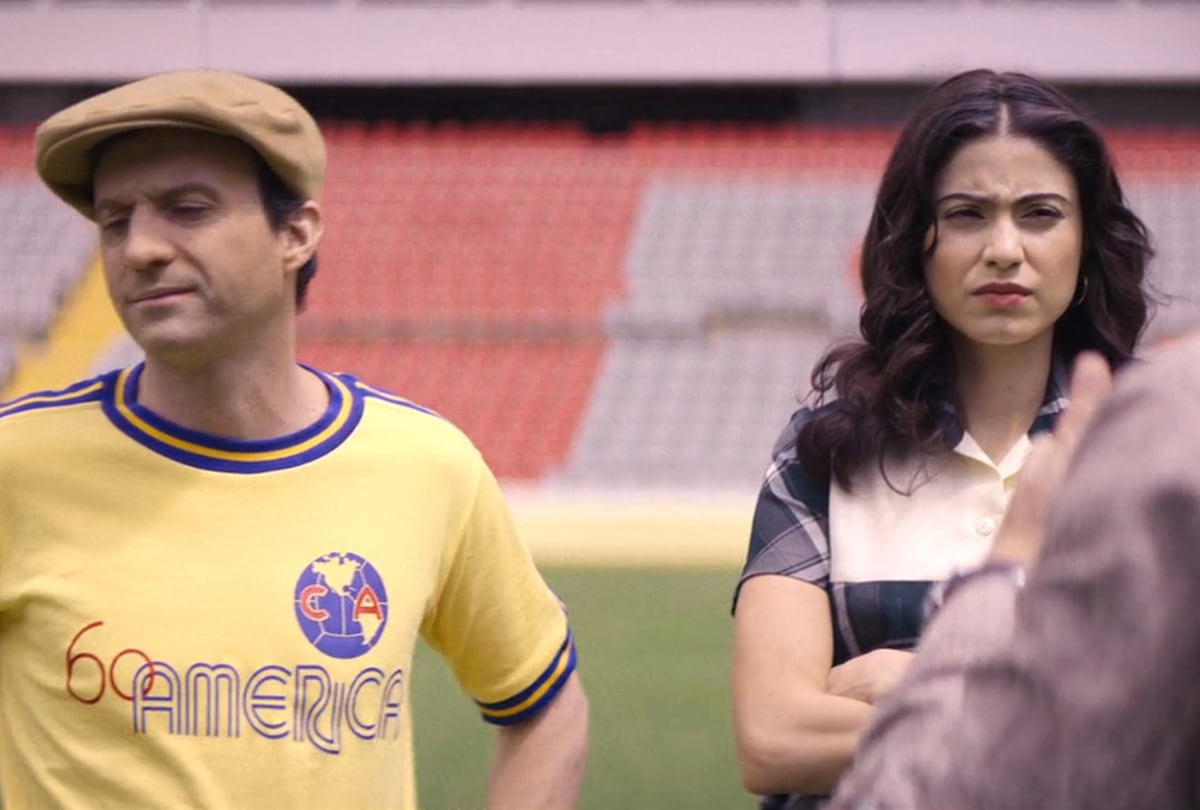 Bárbara López es Margarita Ruiz, personaje inspirado en Florinda Meza, en la serie "Chespirito: sin querer queriendo". Por su parte, Pablo Cruz interpreta a Roberto Gómez Bolaños.