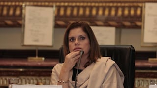 Miembros del disuelto Congreso critican señalamiento del Minjus sobre renuncia de Mercedes Araoz