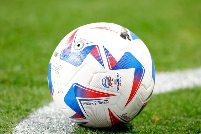 La fiesta deportiva, cuya edición 2024 se disputará en los Estados Unidos, tuvo en su primera fecha el partido entre las selecciones de Argentina y Canadá. (Fotos: AFP)