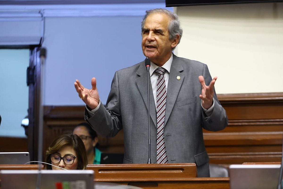 Roberto Chiabra se refirió a una posible denuncia contra la fiscal de la Nación, Delia Espinoza, por acusación que presentó contra once legisladores, que finalmente fue archivada. (Foto: Congreso)