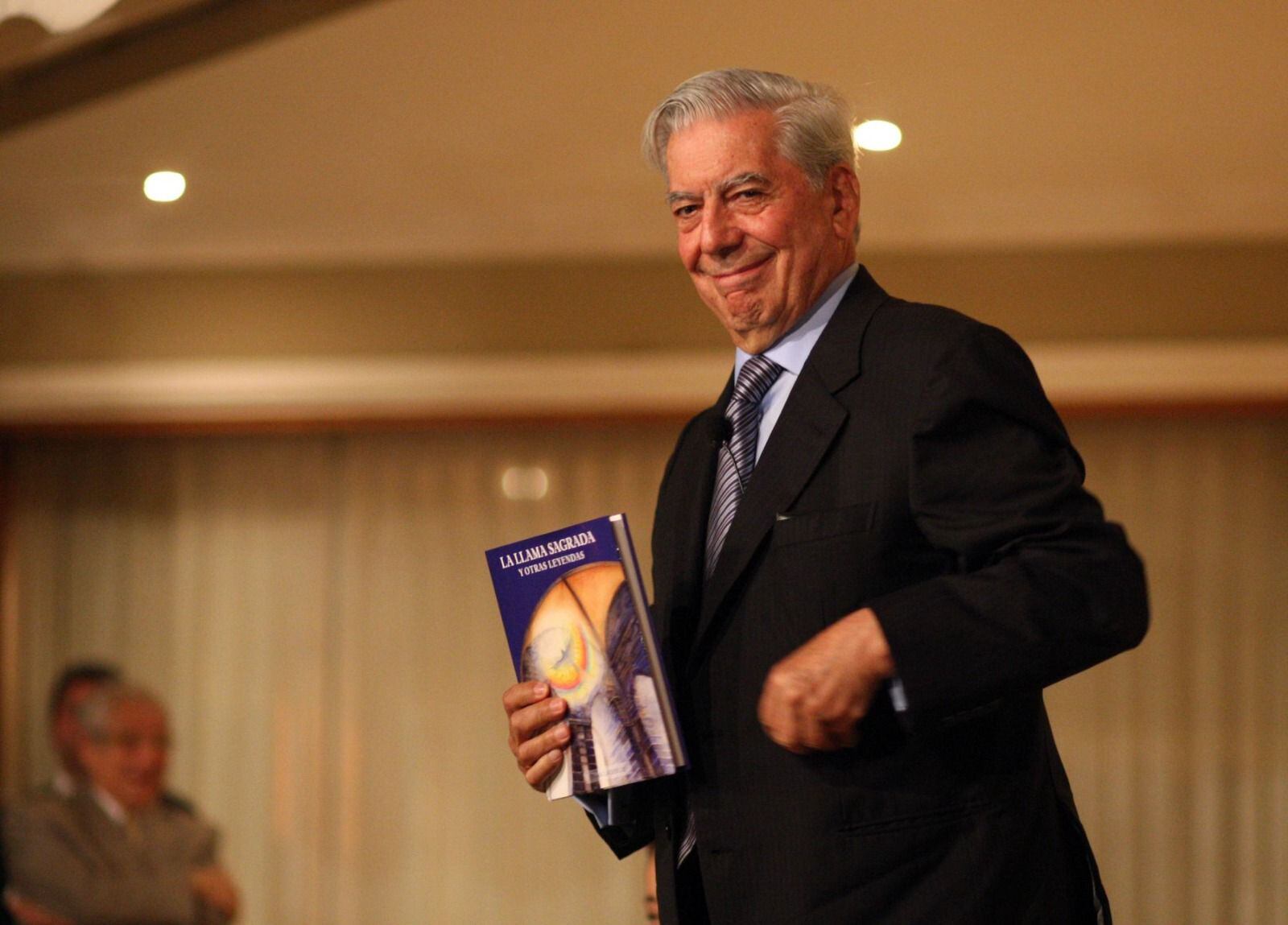 Mario Vargas Llosa, escritor peruano ganador del Premio Nobel de Literatura.