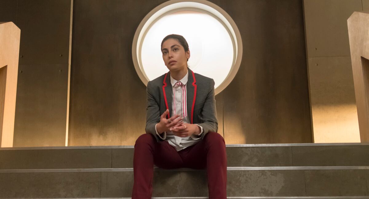 Mina El Hammani, en una escena de la primera temporada de "Élite".