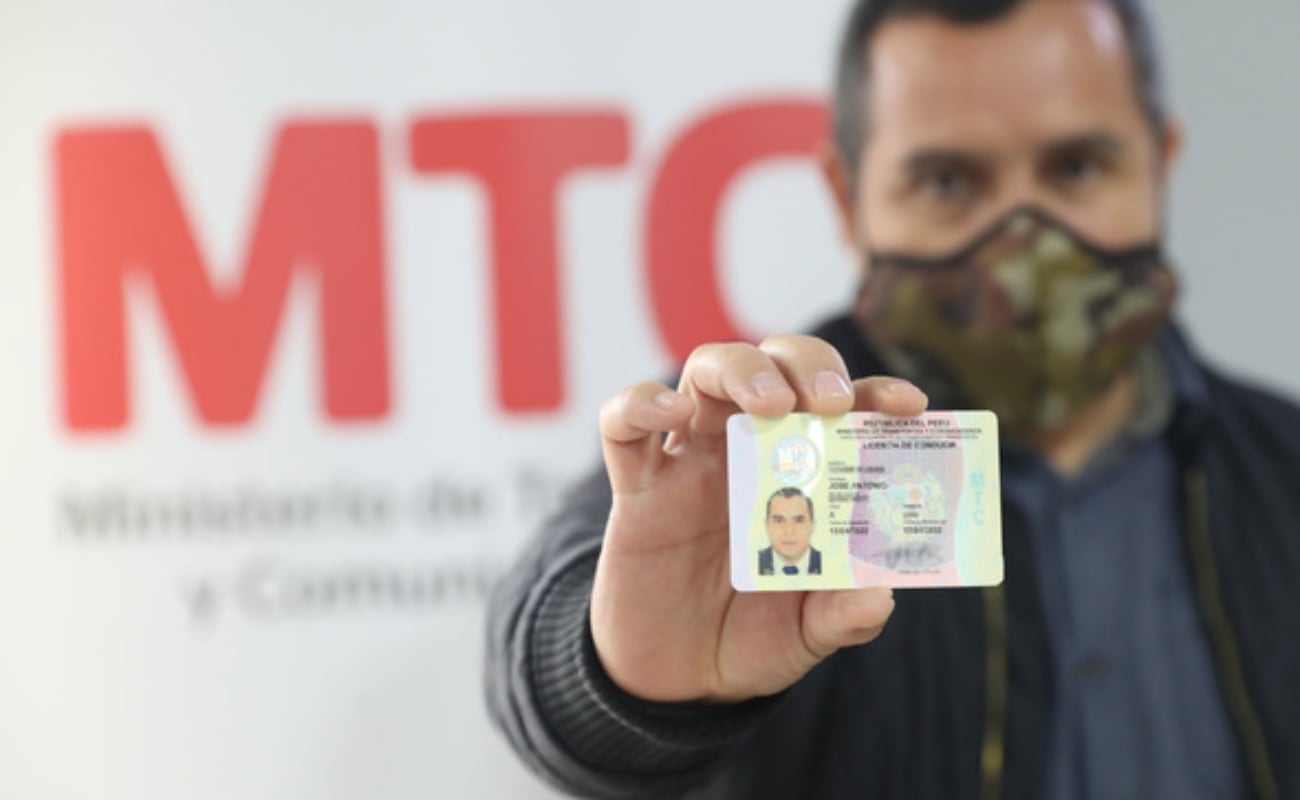 ¿Cómo puedo obtener mi licencia de conducir tipo A1?