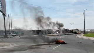 Tacna: ciudadanos bloquean vía hacia el aeropuerto con llantas quemadas y piedras 