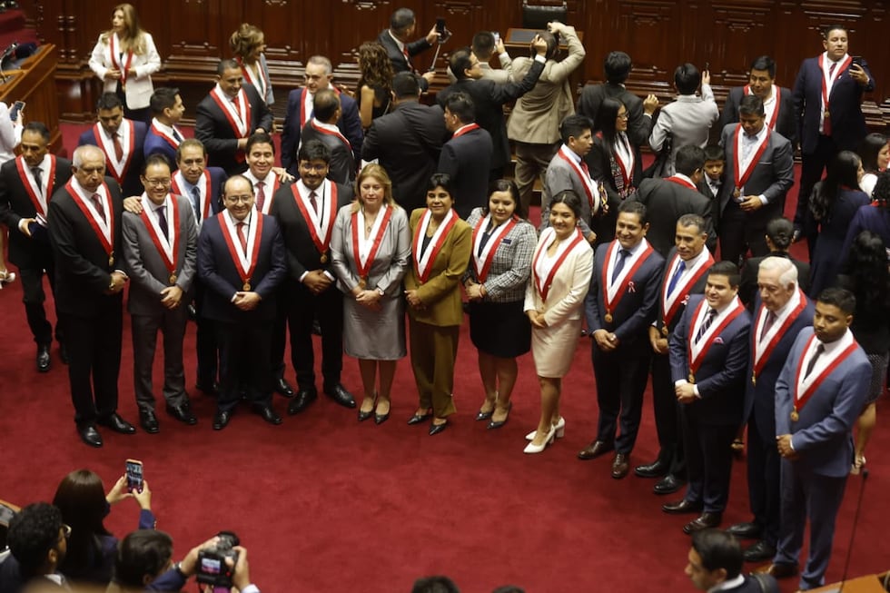 Ceremonia de juramentación de los diputados elegidos para el período parlamentario 2026-2031, realizada en la sede del Congreso de la República. Durante la sesión protocolar, los parlamentarios prestaron juramento para asumir oficialmente sus funciones, dando inicio a la labor legislativa de la Cámara de Diputados en el marco del nuevo Congreso bicameral para el quinquenio 2026-2031. Fotos: Mario Zapata N. / @photo.gec