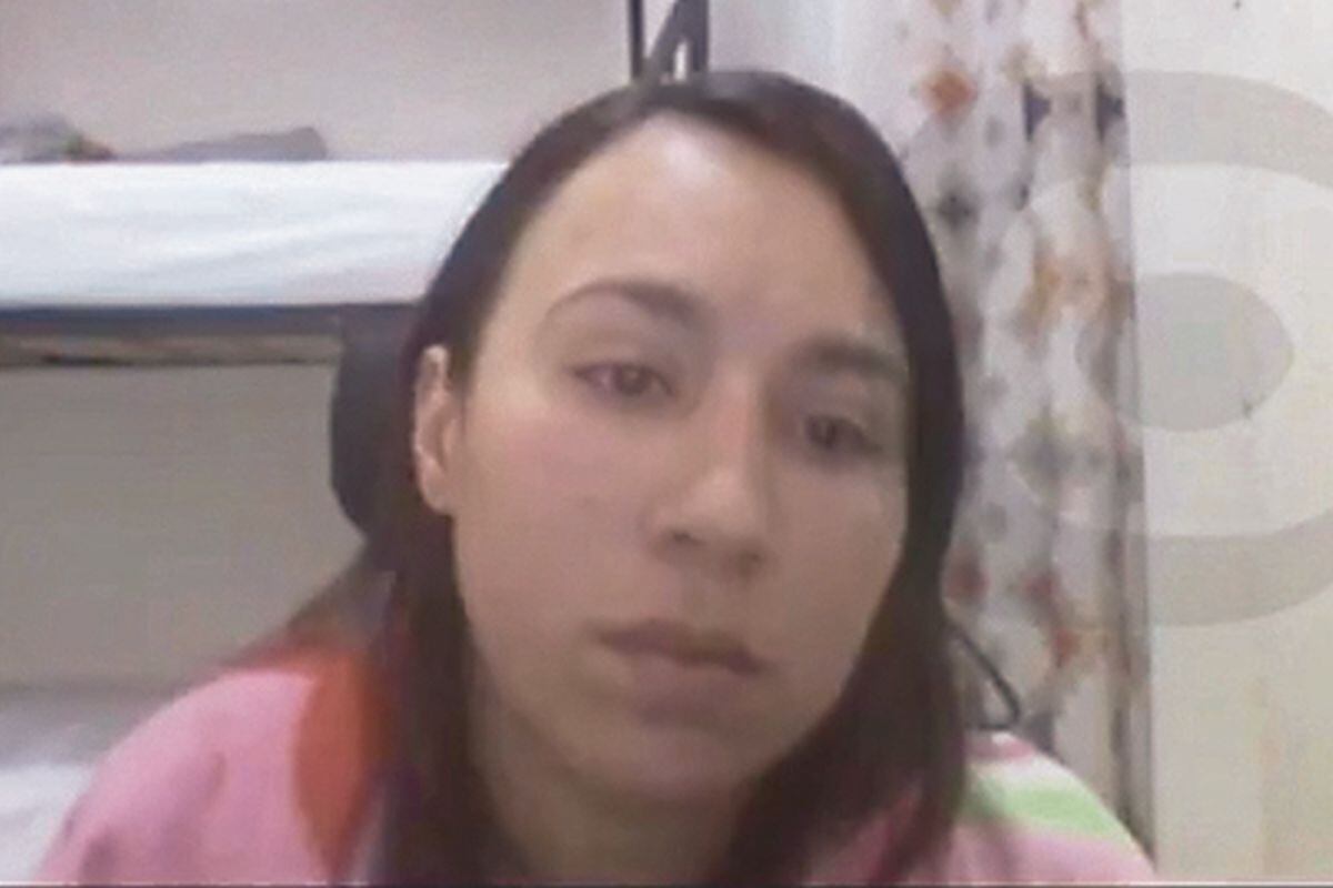 La expareja del fallecido delincuente ‘Maldito Cris’ huyó a Colombia, donde fue capturada. El PJ dictó 18 meses de prisión preventiva en su contra. Foto: Justicia TV