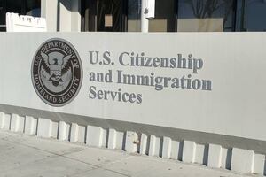 Cambio oficial en USCIS: estos son los únicos métodos de pago aceptados