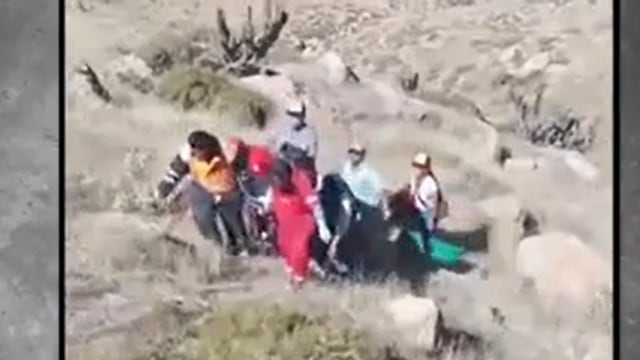 Volcadura de camioneta deja dos muertos y cuatro heridos en Moquegua | VIDEO
