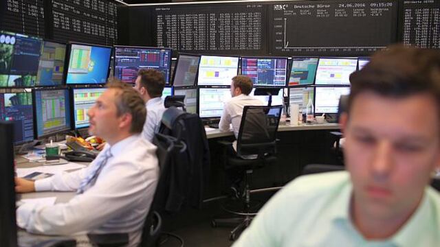 Wall Street cierra en rojo y el Dow Jones pierde un 1,02 %