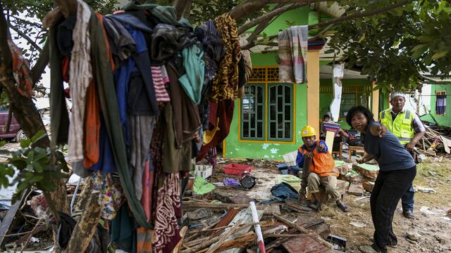 Indonesia: Temen un nuevo tsunami por actividad devolcán Anak Krakatoa