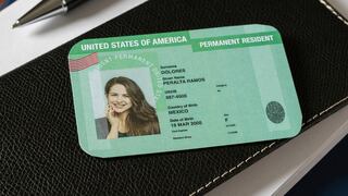 Por qué a la tarjeta de residencia permanente se le conoce como la Green Card