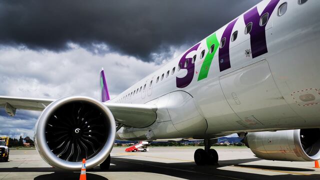 Latam y SKY anuncian flexibilidades para pasajeros afectados por huelga de controladores aéreos