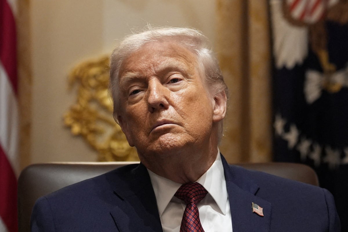 El presidente de Estados Unidos, Donald Trump, durante una mesa redonda en la Sala del Gabinete de la Casa Blanca en Washington, D.C., EE. UU., el 8 de diciembre de 2025. (EFE/EPA/YURI GRIPAS / POOL)
