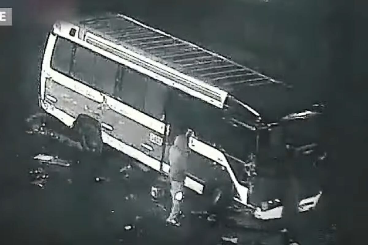 Uniformados intervinieron a tiempo gracias a las cámaras de videovigilancia. Accidente ocurrió en el cruce de las avenidas Metropolitana con Separadora Industrial. Foto: captura TV Perú