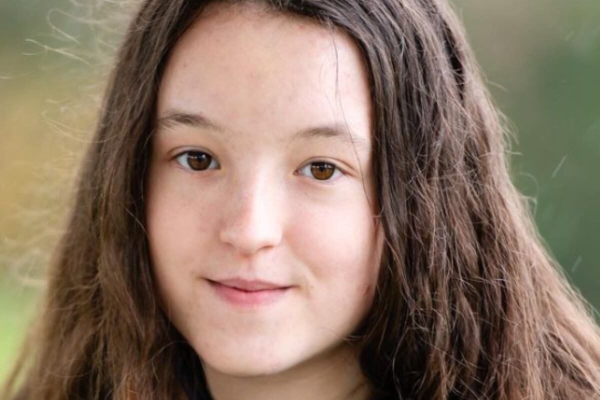 Bella sonriendo en una imagen cotidiana (Foto: Bella Ramsey / Instagram)