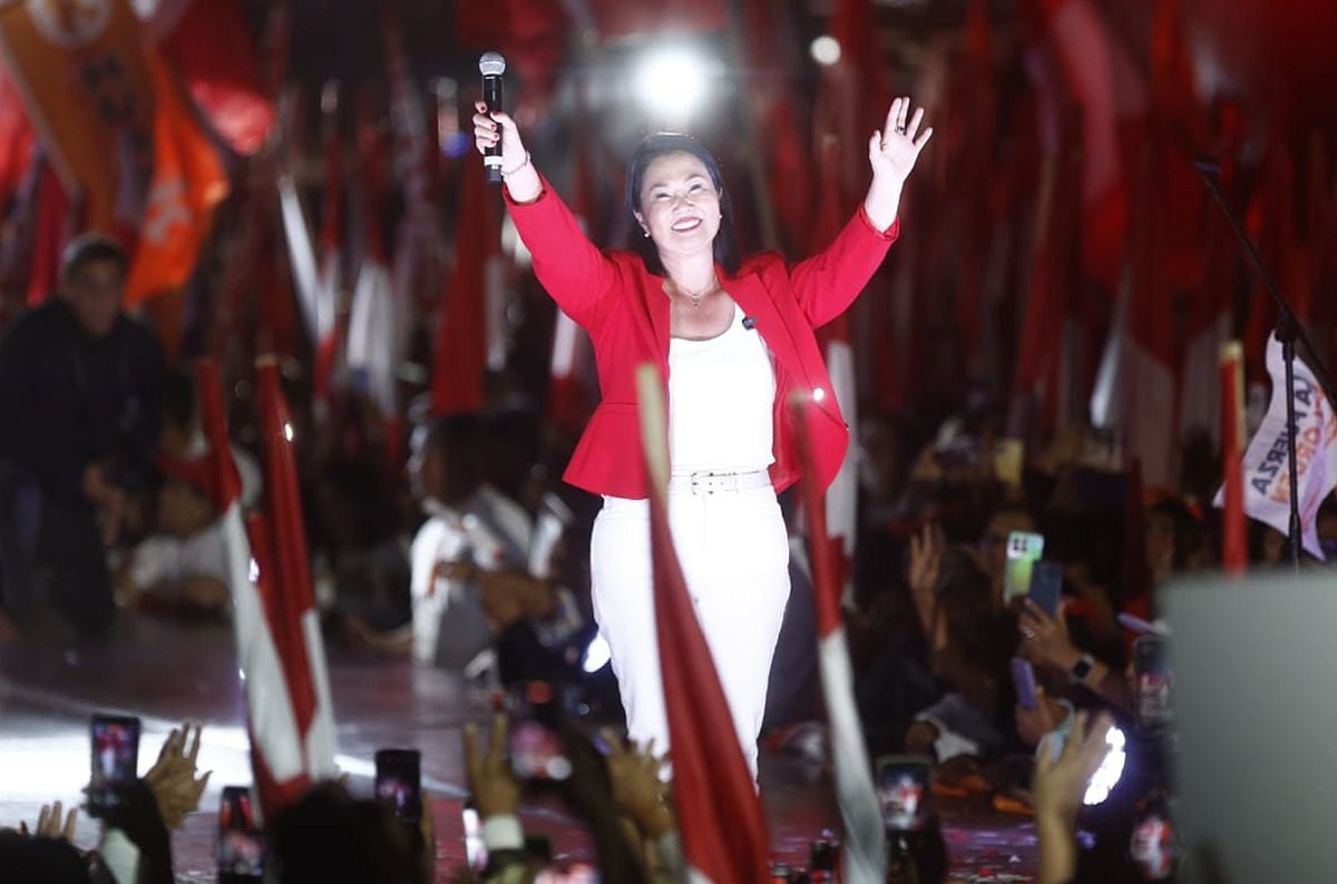 La candidata presidencial de Fuerza Popular, Keiko Fujimori, realizó su mitin de cierre de campaña en los exteriores del estadio Monumental de Ate | Foto: César Campos/@photo.gec